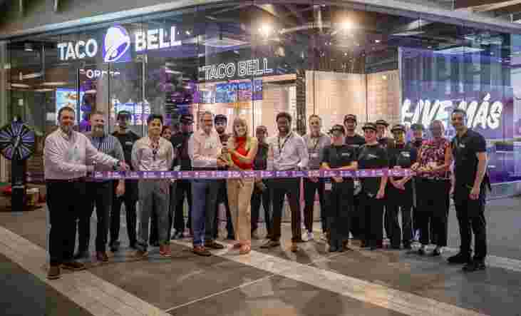 One Retail, Taco Bell, And Network Rail Ribbon Cutting